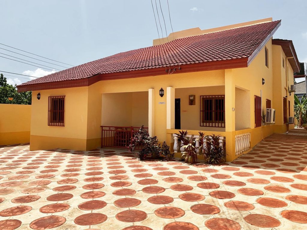 LOATAD - Bibliotèque de littérature africaine - Accra, Ghana